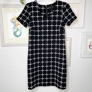 ROMEO + Juliet Couture Black & White Cross Short Sleeve Shift Dress Size Small